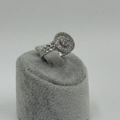 Carolina Beyaz Taşlı Yuvarlak Yüzük