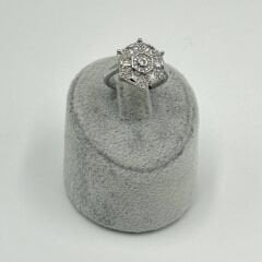 İsabel Gümüş Rengi Çiçek Model Taşlı Yüzük