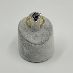 Monica Mor Üçgen Taşlı Gold Yüzük