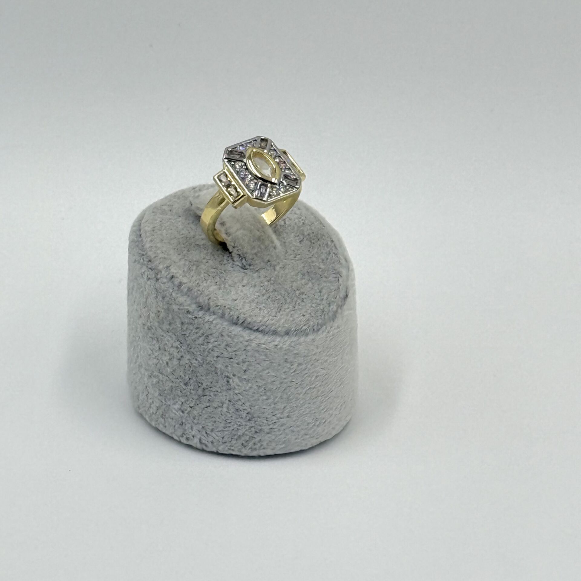 İris Gold Kare Taşlı Yüzük