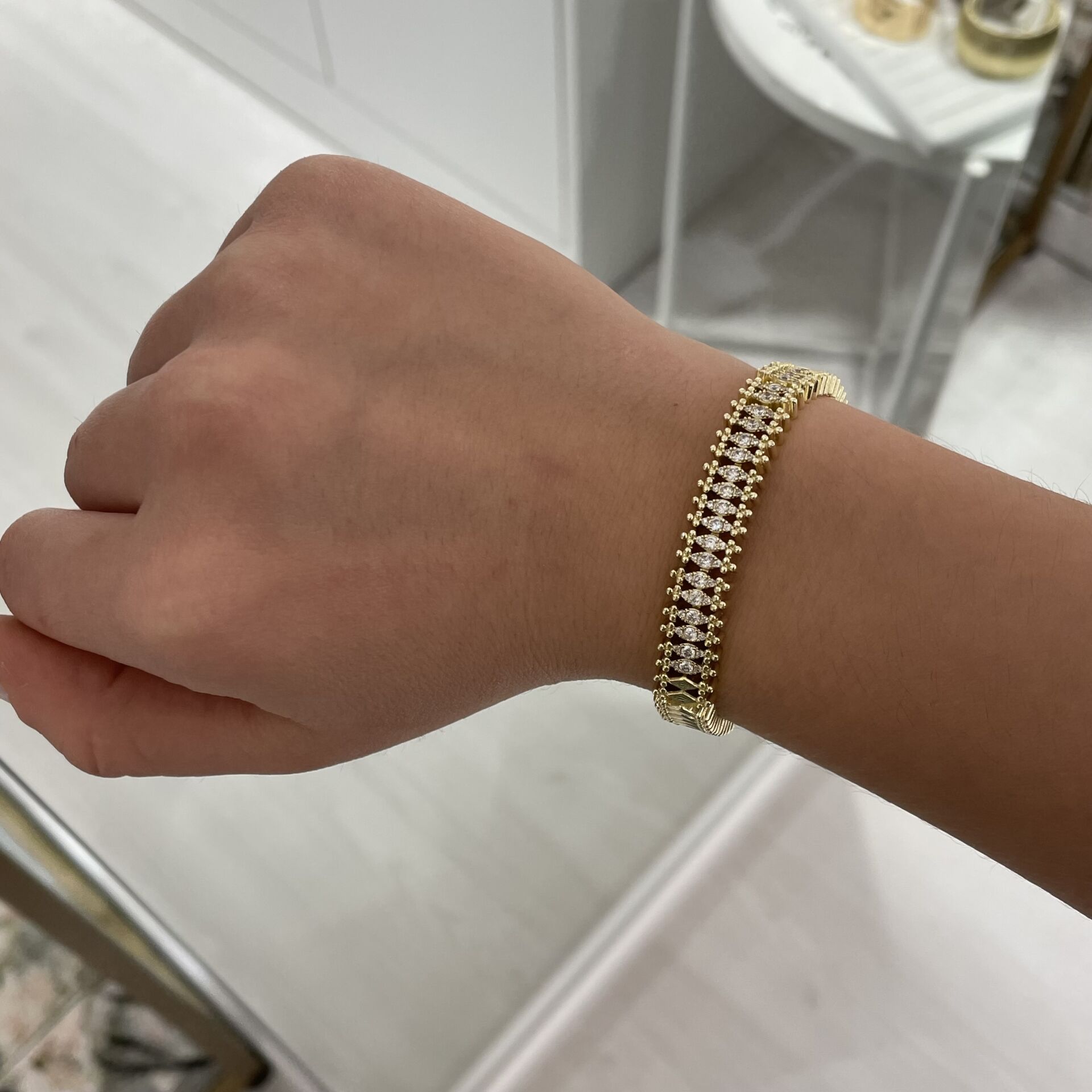 Daphne taşlı bileklik