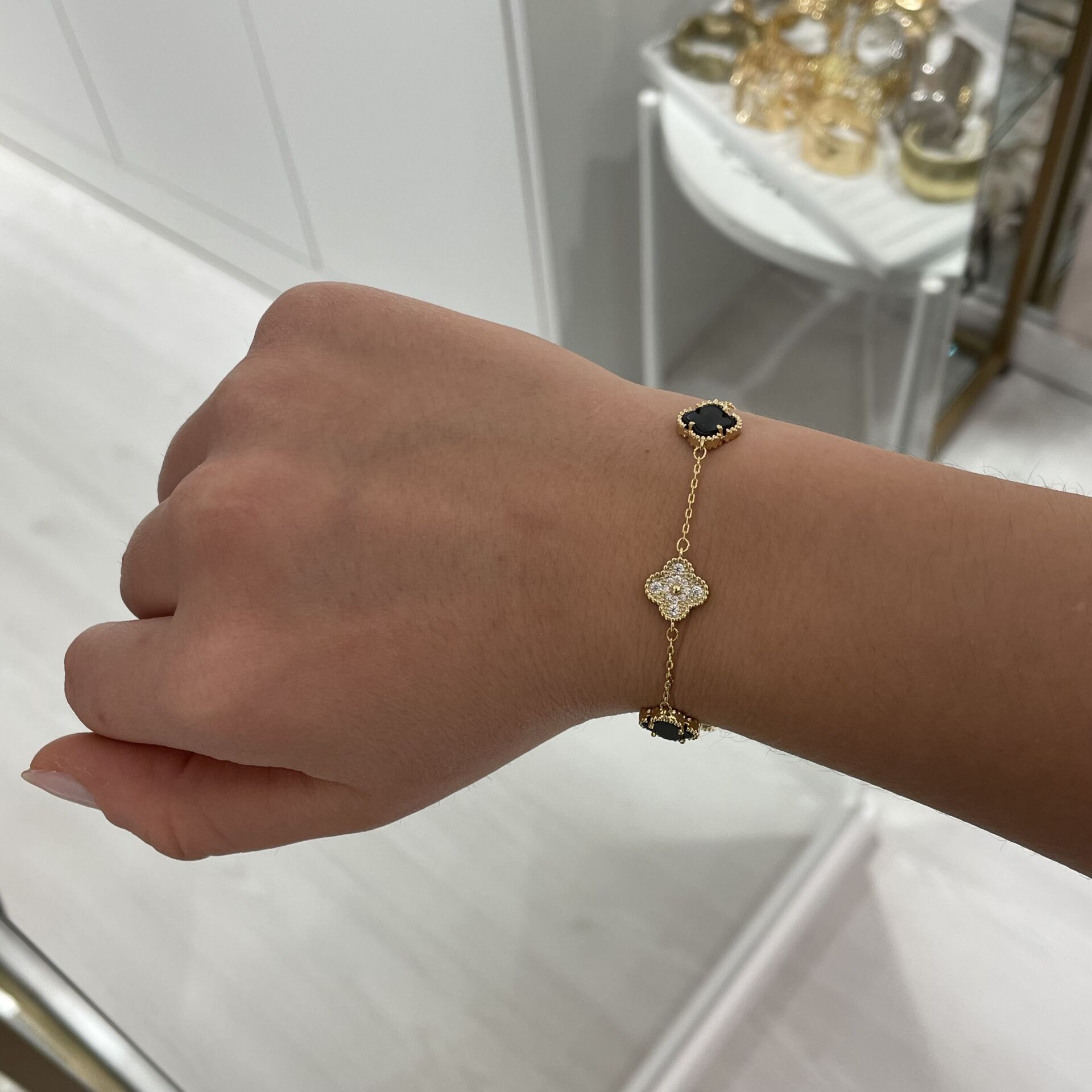 Iris taşlı yonca bileklik