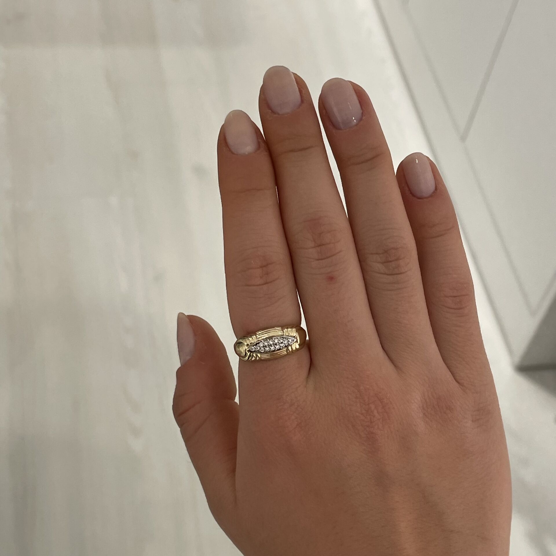 Iris taşlı yüzük