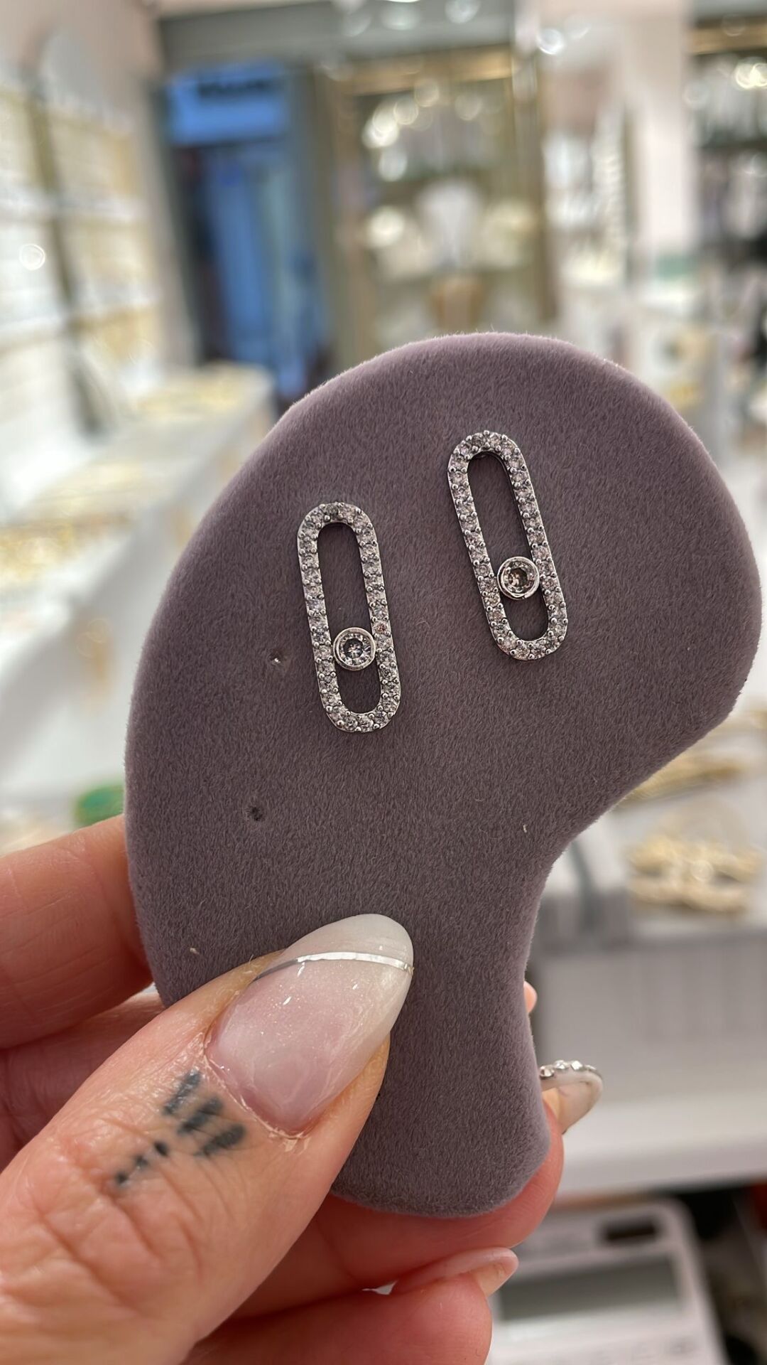 Messi tek sıra Küpe