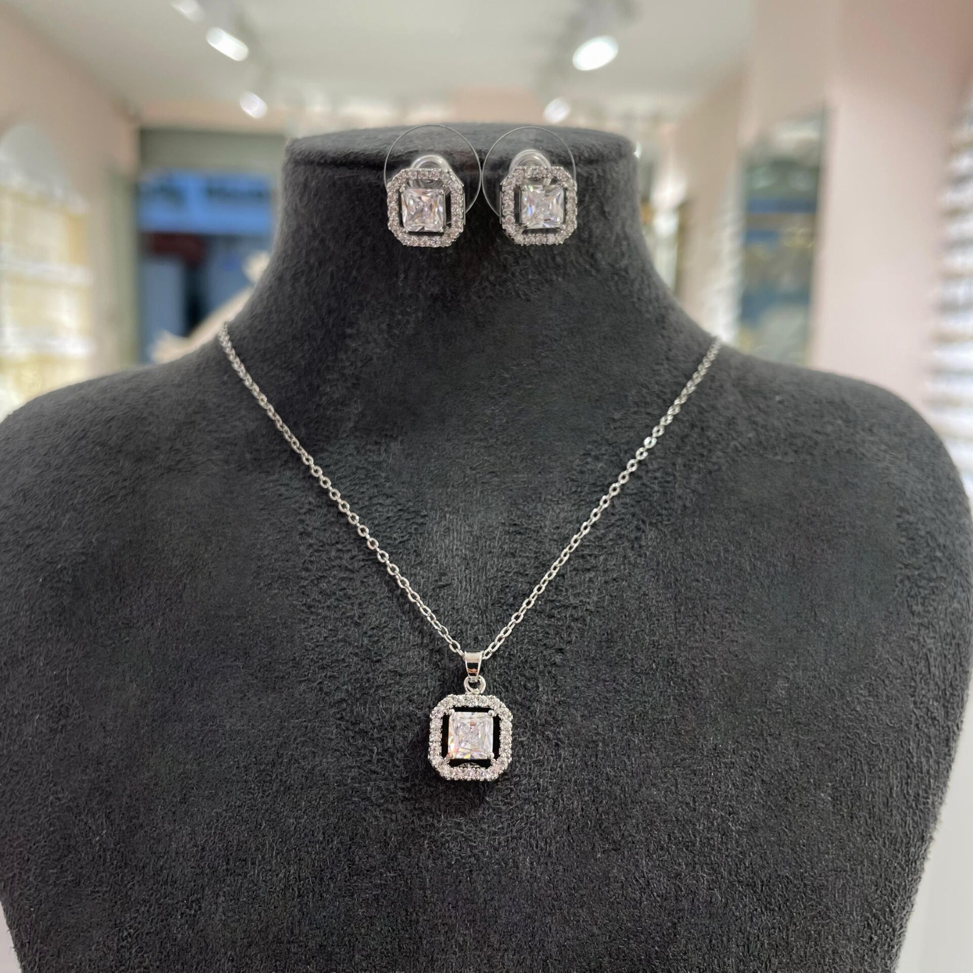 Cordelia Taşlı Set