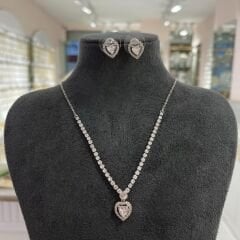 Eloise Taşlı Kolye