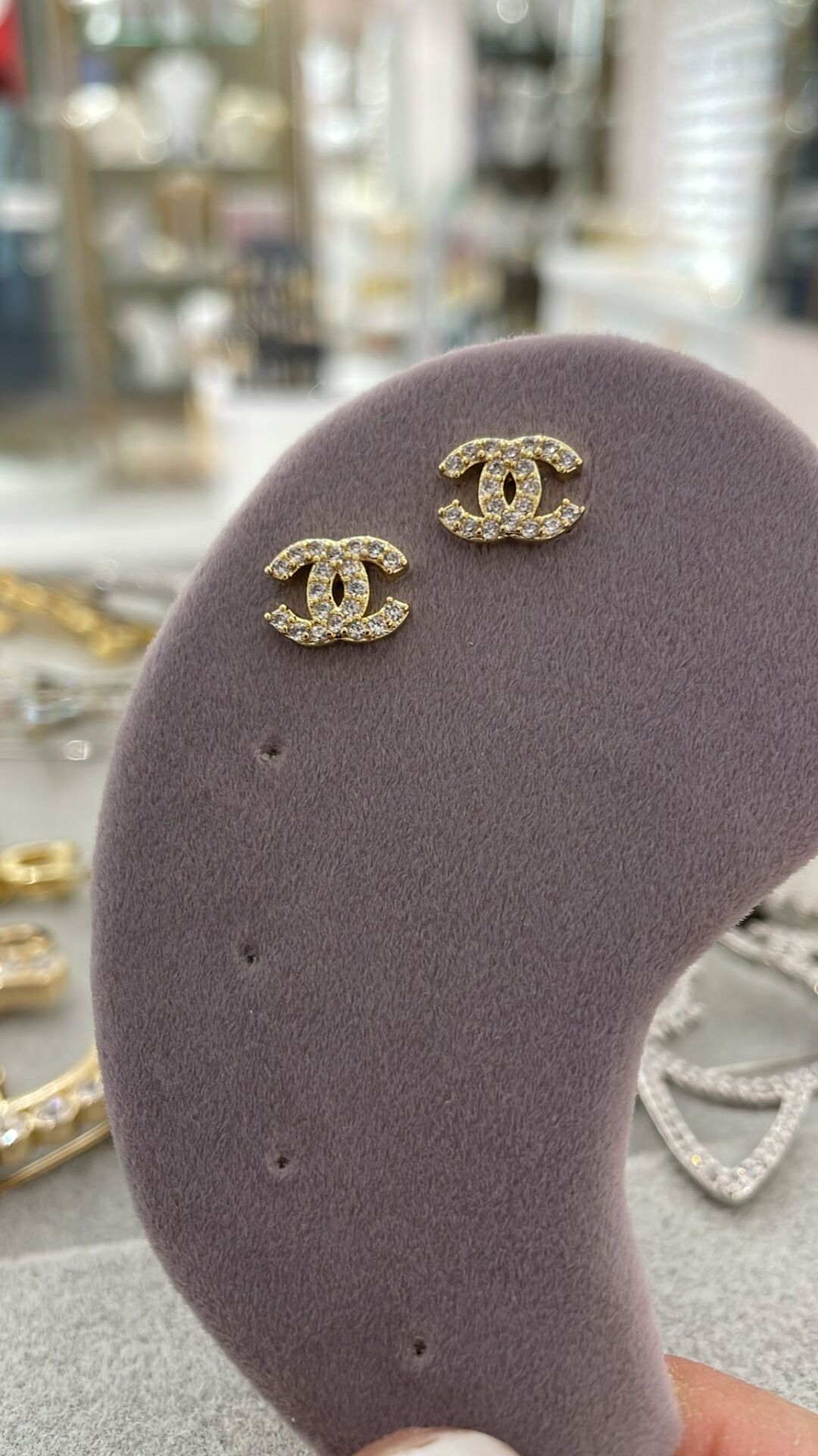 Marka küçük boy küpe