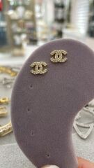 Marka küçük boy küpe