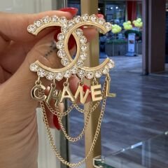 Chanel Sallantılı Broş