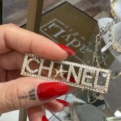 Chanel Broş