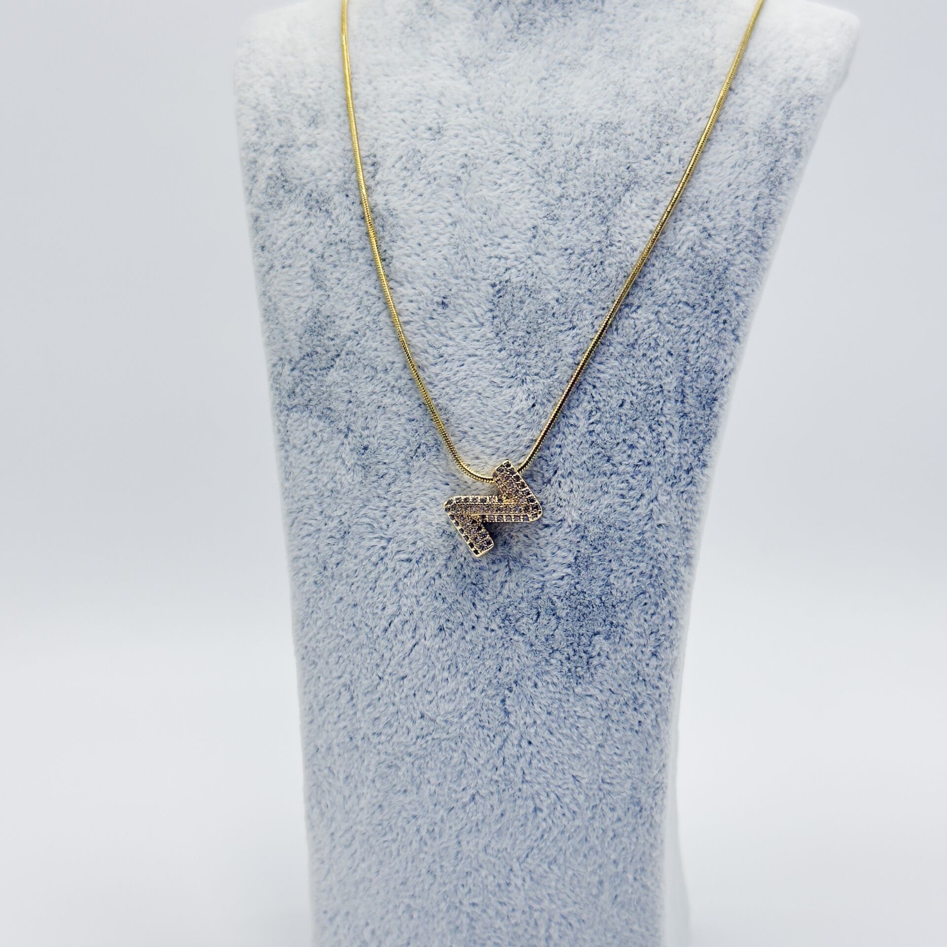 Z Harfli Taşlı Kolye