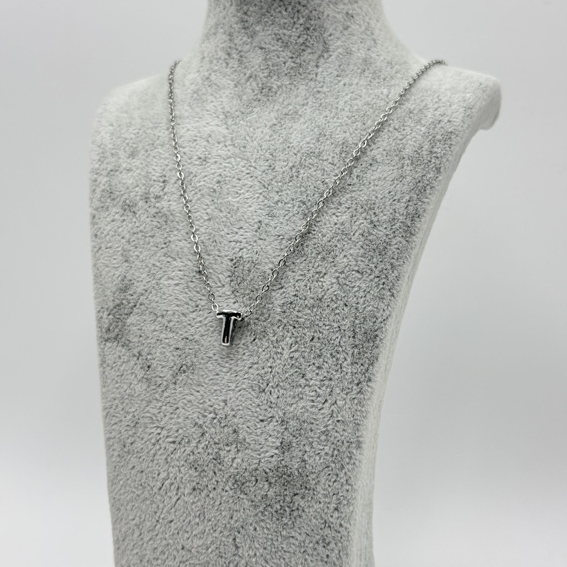 T Harfli gümüş mini boy kolye