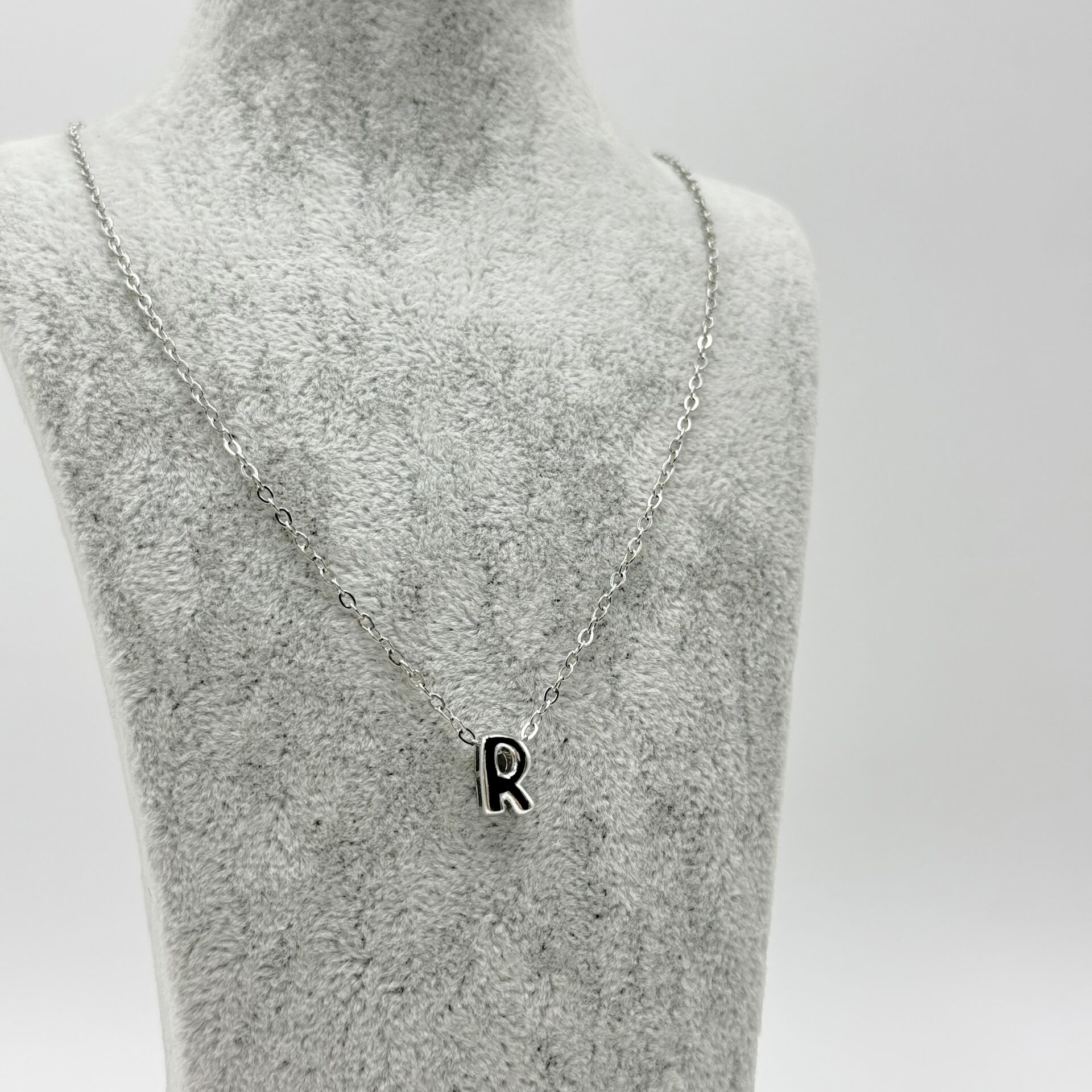 R Harfli Mini Boy Kolye