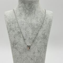 V Harfli Mini Boy Kolye