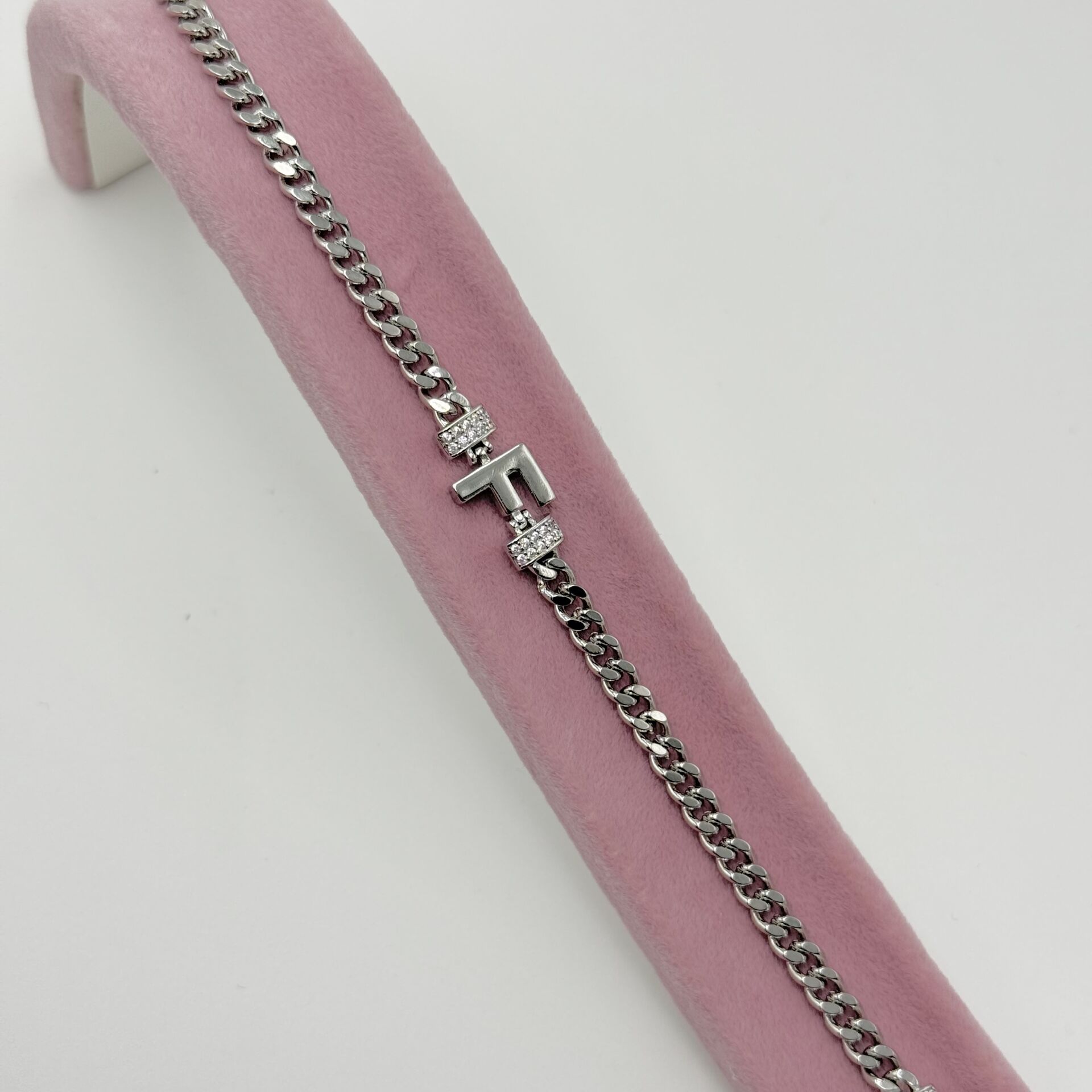 F Harfli Gümüş Bileklik