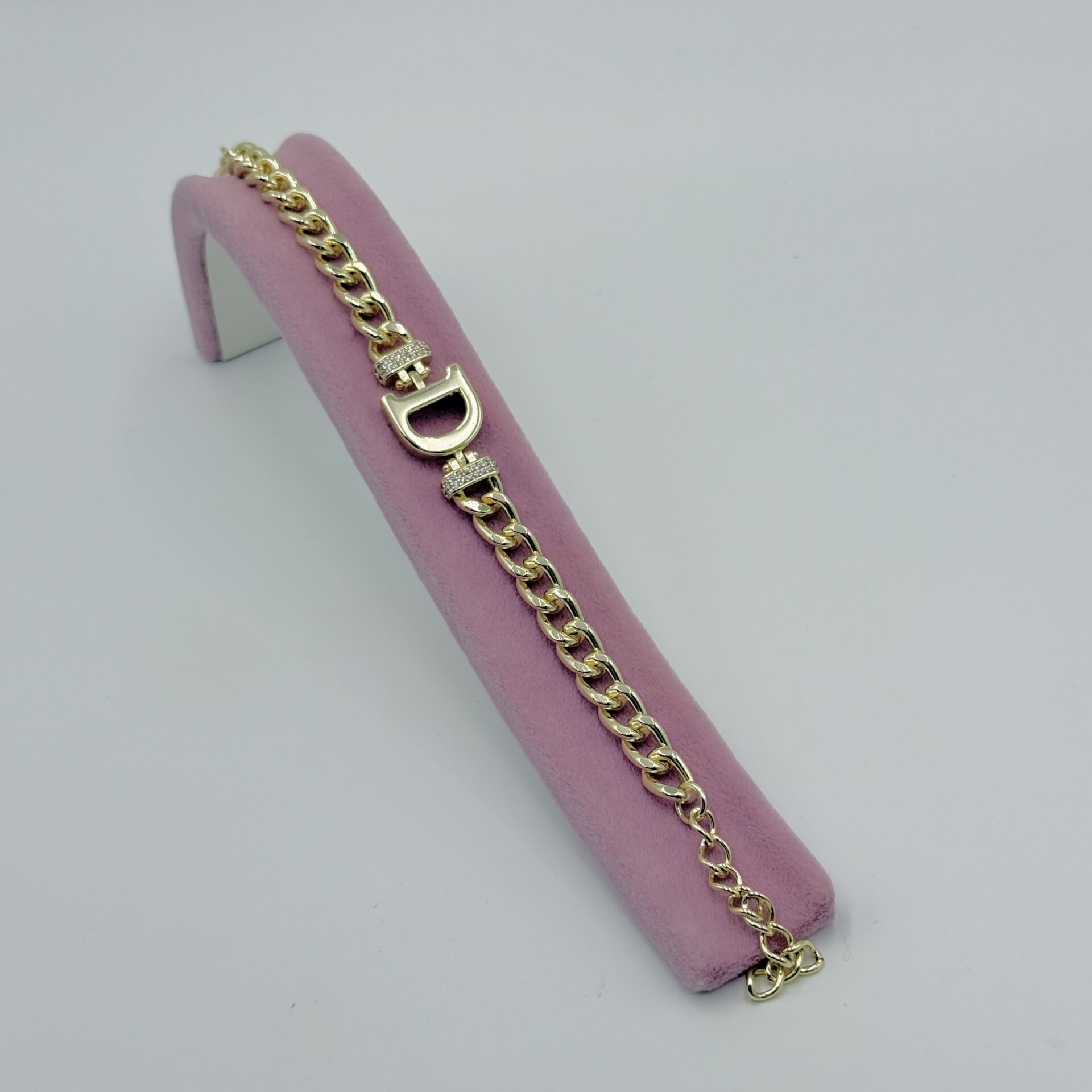 D Harfli Kalın Bileklik