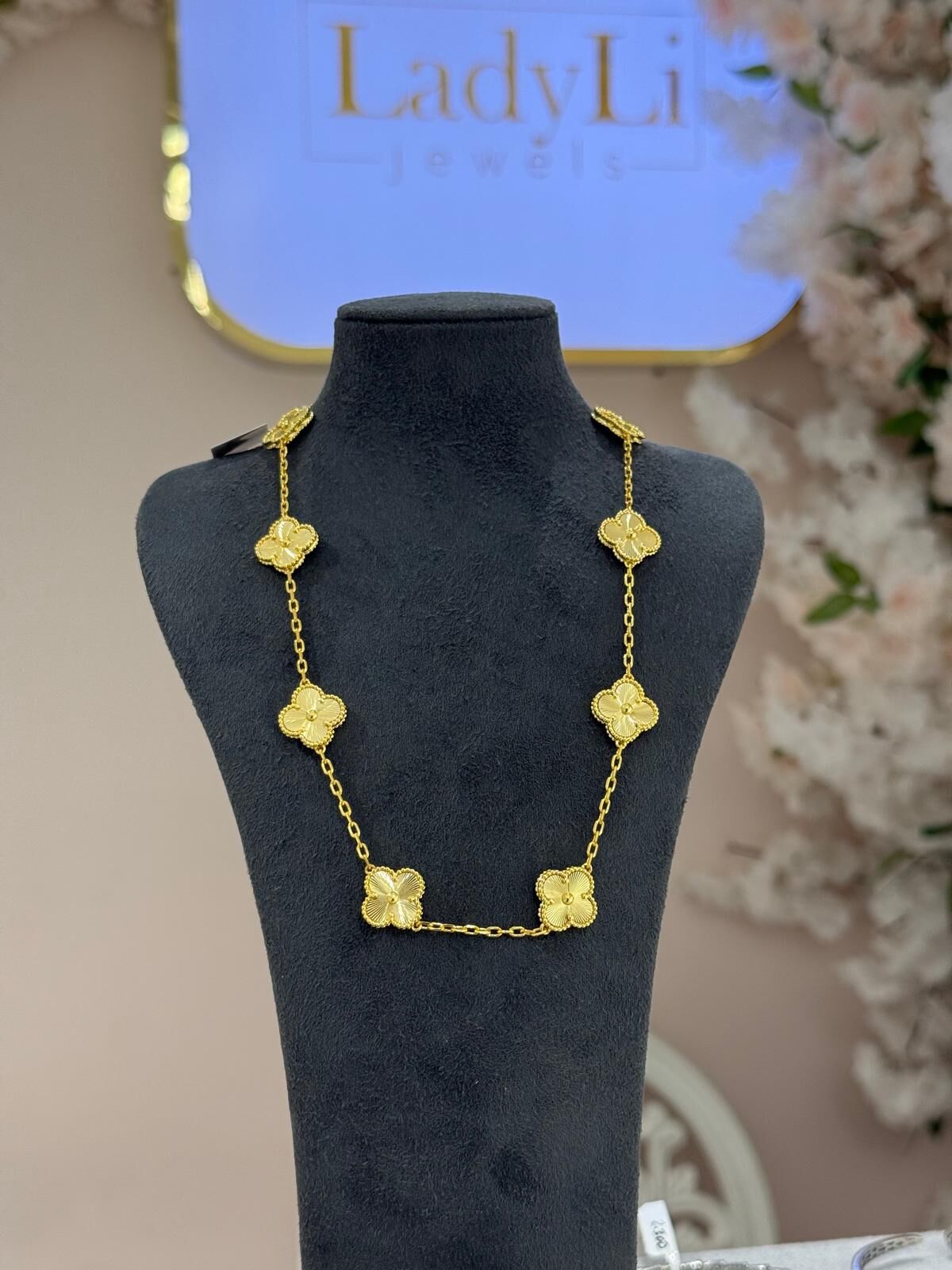 Çoklu Yonca Kolye Golda Gold