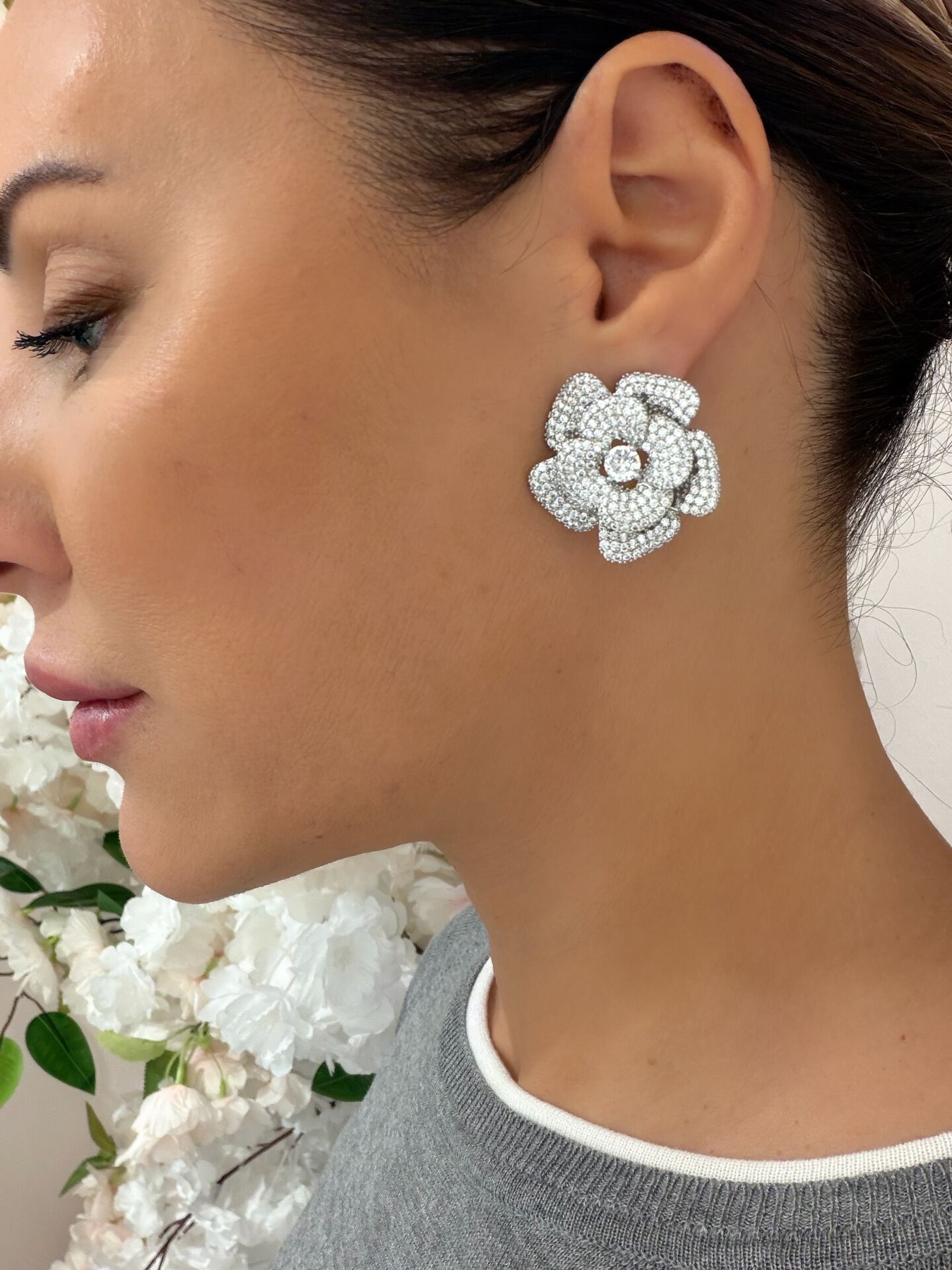 Elegant Serisi Taşlı Çiçek Küpe