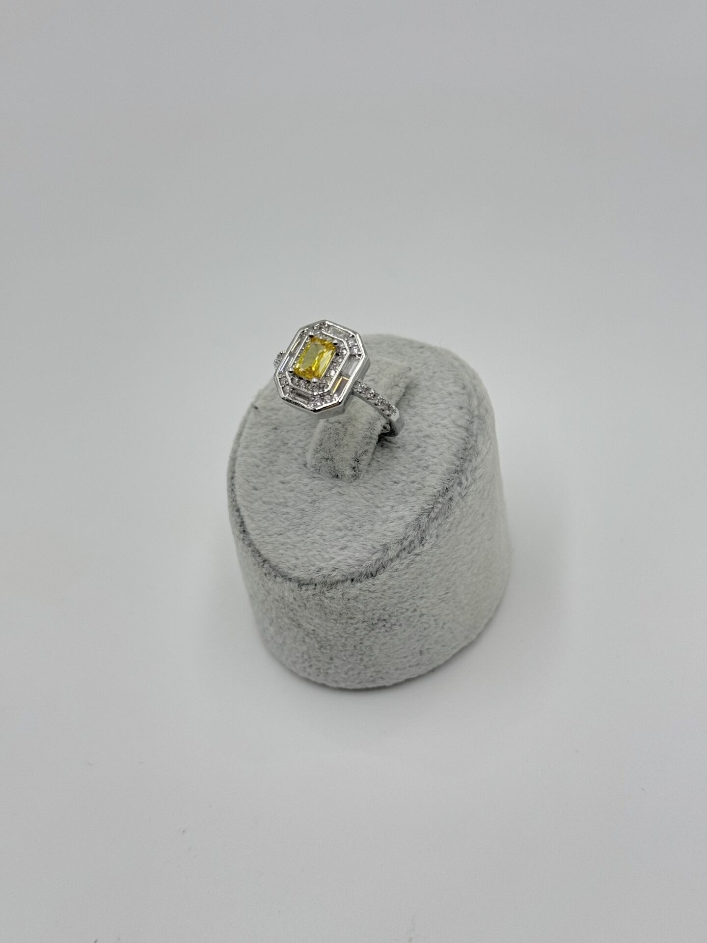 Orane Sarı Taşlı Gümüş Yüzük