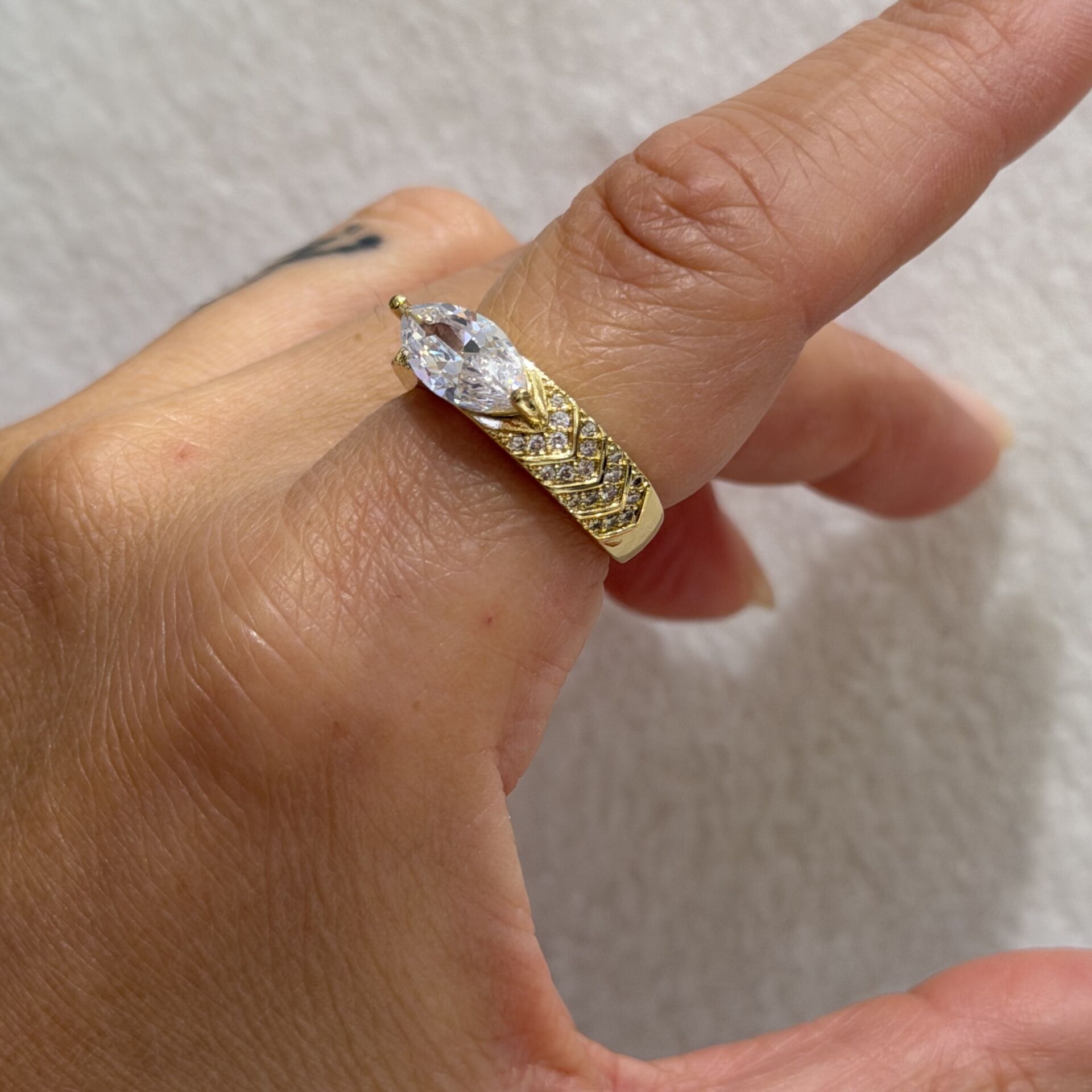 Carol Markiz Kesim Yüzük