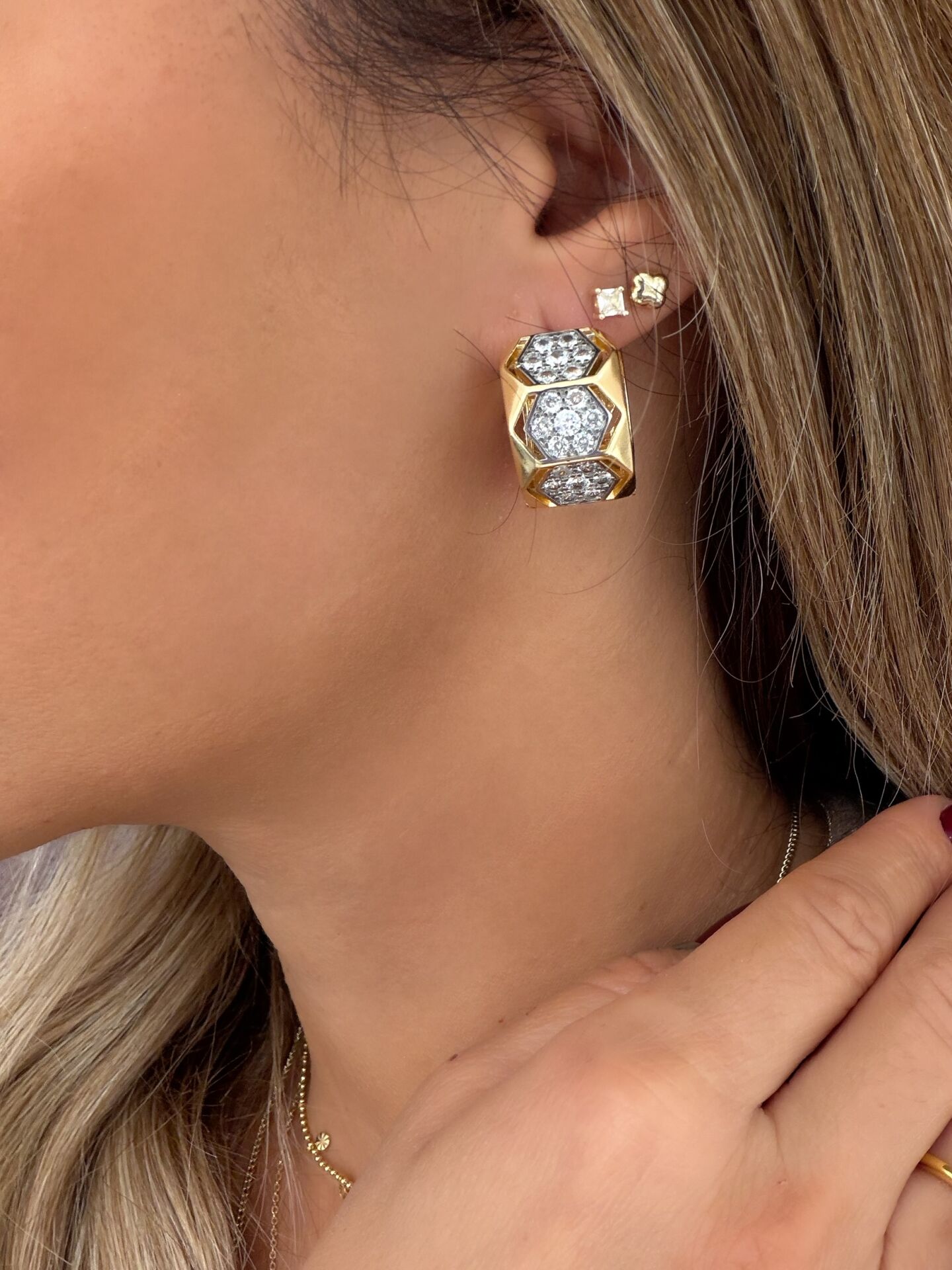 Liana Halka Taşlı Küpe