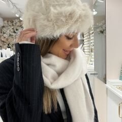 Krem rengi peluş şapka