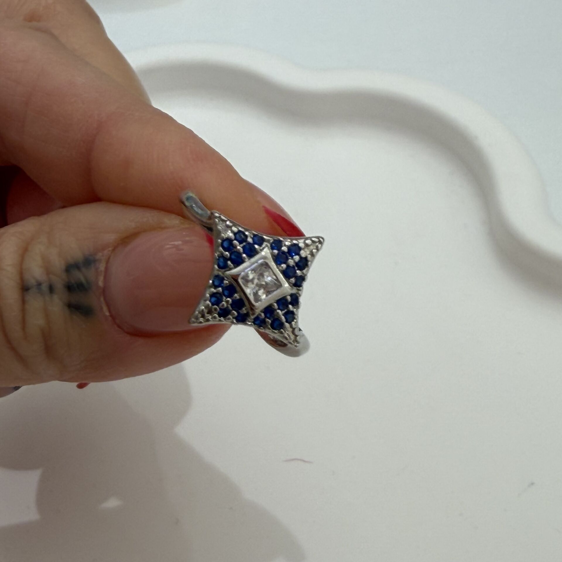 Kuzey yıldızlı yüzük