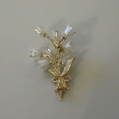 Çiçek detaylı Broş