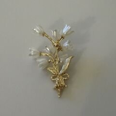 Çiçek detaylı Broş