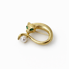 Kaplam İncili Broş