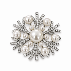 İncili Taşlı Kar Tanesi Broş