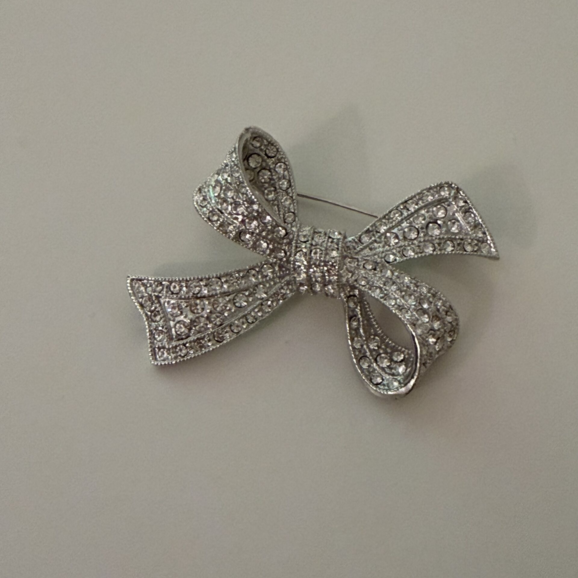 Taşlı Kurdela Broş