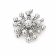 Full incili taşlı Broş