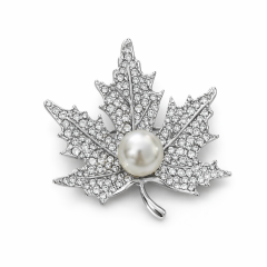 Yaprak model incili Broş