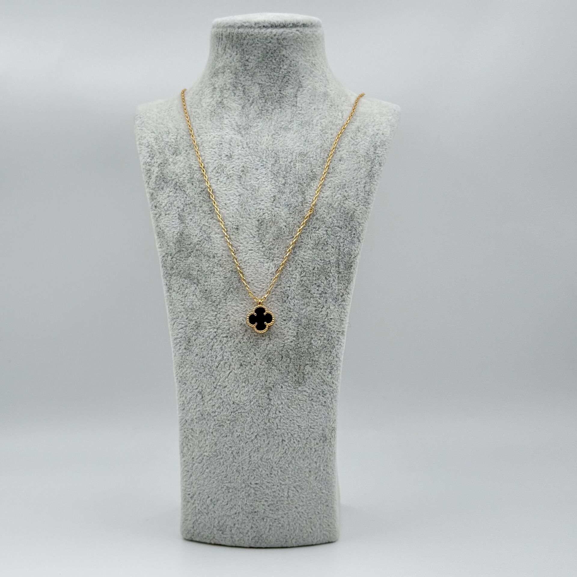 Yonca Küçük Boy Kolye Gold Siyah