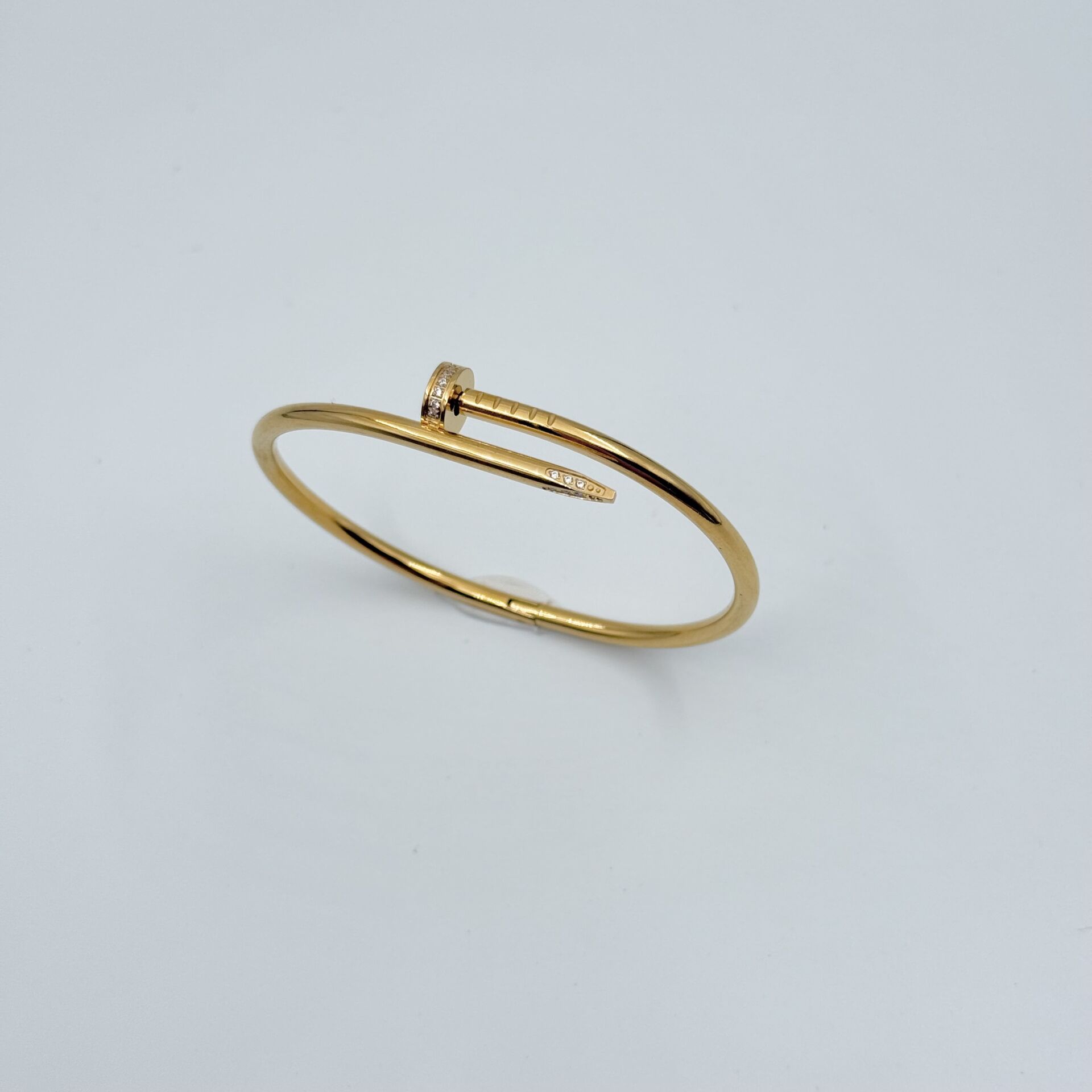 Carti Gold Çivi Taşlı Bileklik