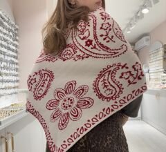 Kırmızı Beyaz Çift Taraflı Bohem Üçgen Şal