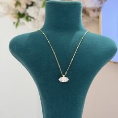 Markiz Kesim Topçuk Detaylı Gold Rengi Taşlı Kolye