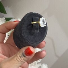 Oval kesim Luna Gold Tek Taş Yüzük