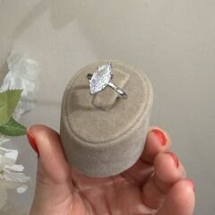 Markiz Taşlı Gümüş Rengi Elara Yüzük