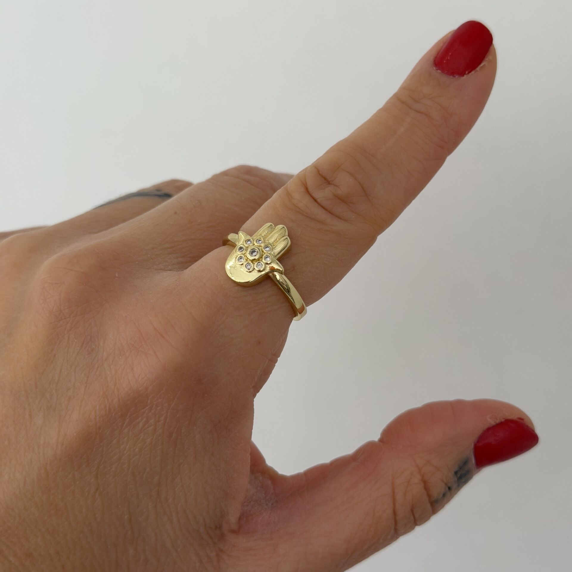 Fatma Anamızın Eli Yüzük