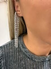 Sante Sallantılı Gümüş Kıkırdak Küpe