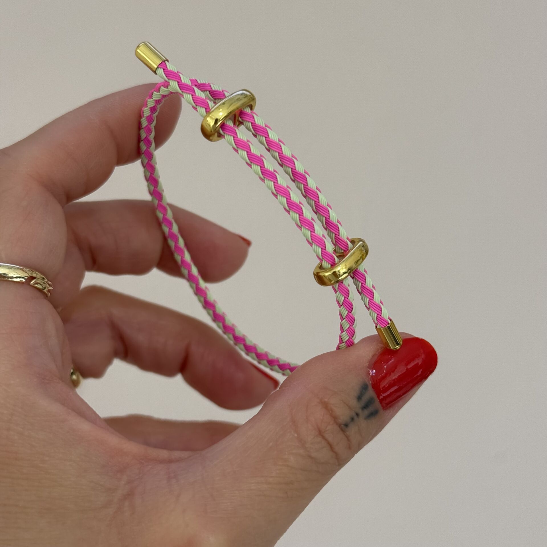 Lilis Pembe Bileklik
