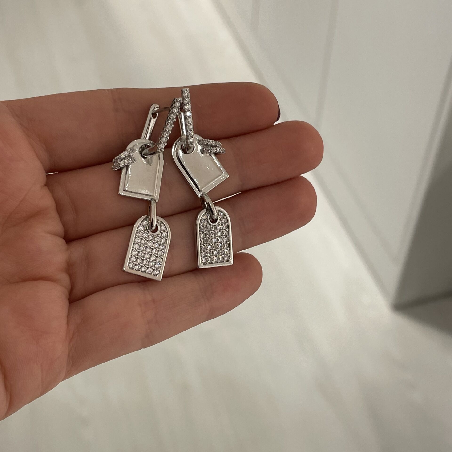 Amelia taşlı küpe