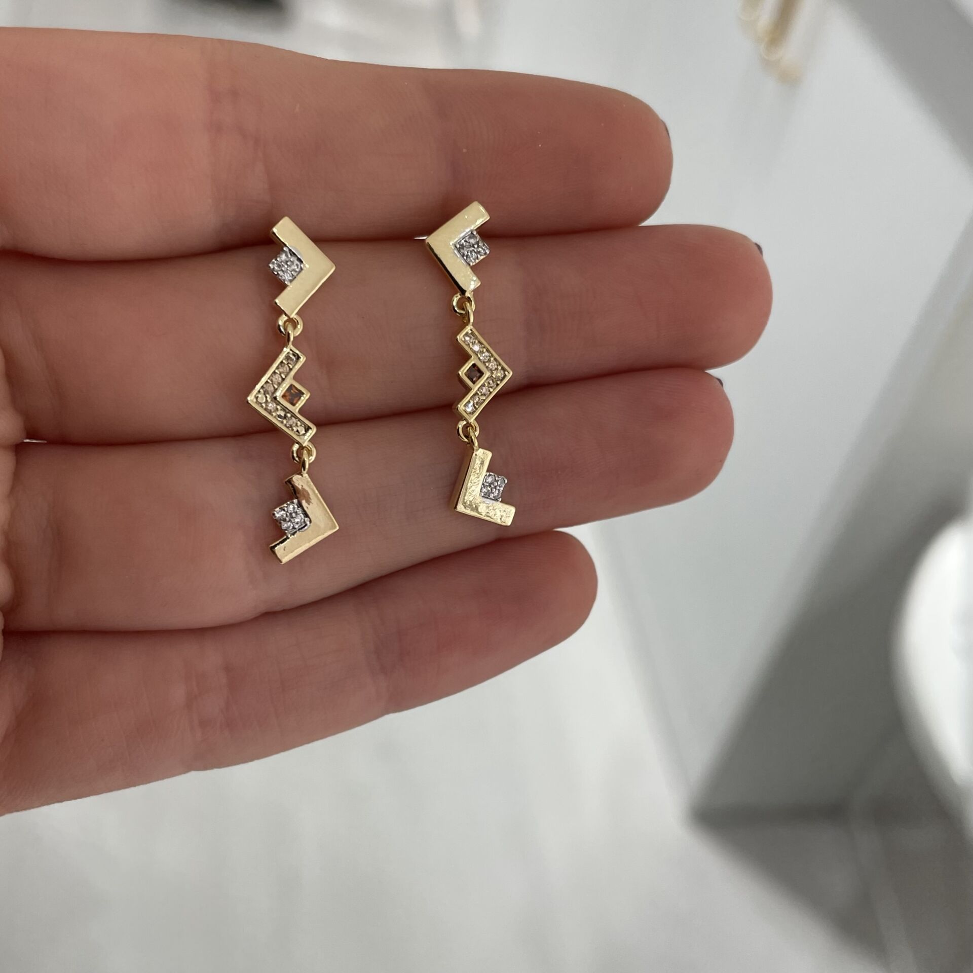 Vanessa taşlı küpe