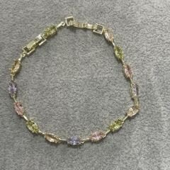 Megan taşlı bileklik