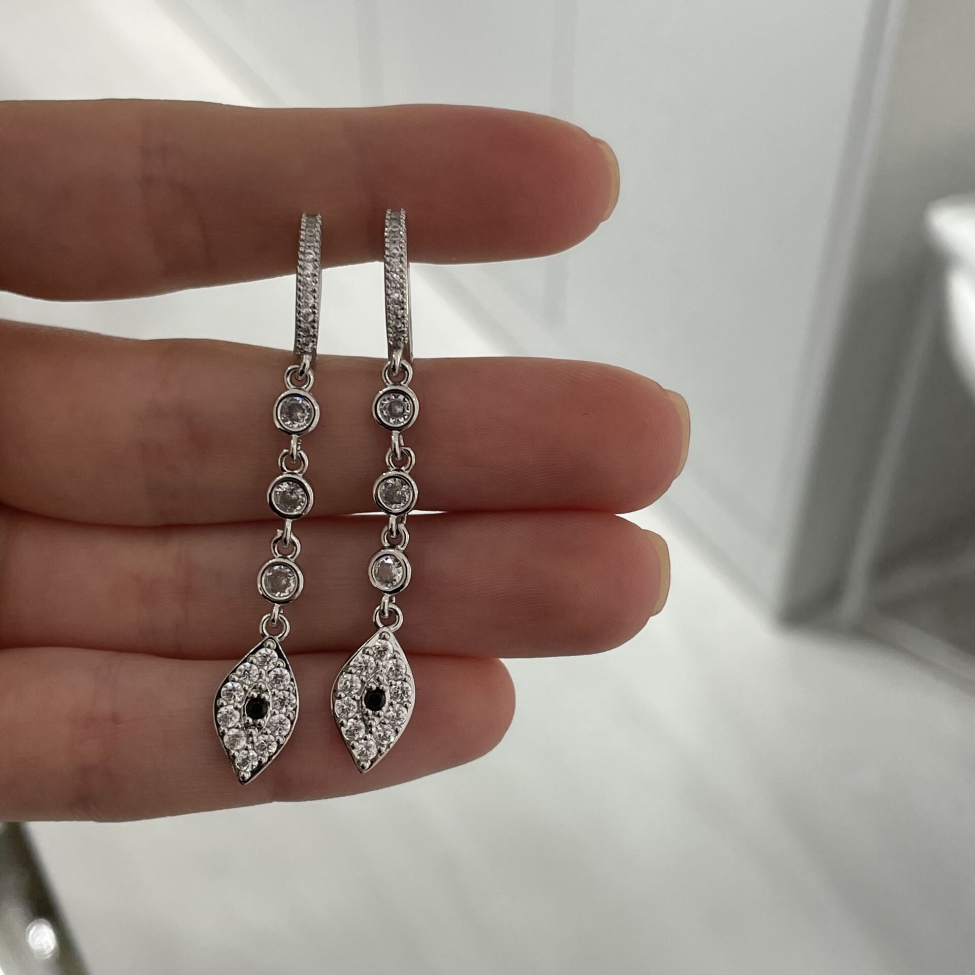 Monica taşlı küpe